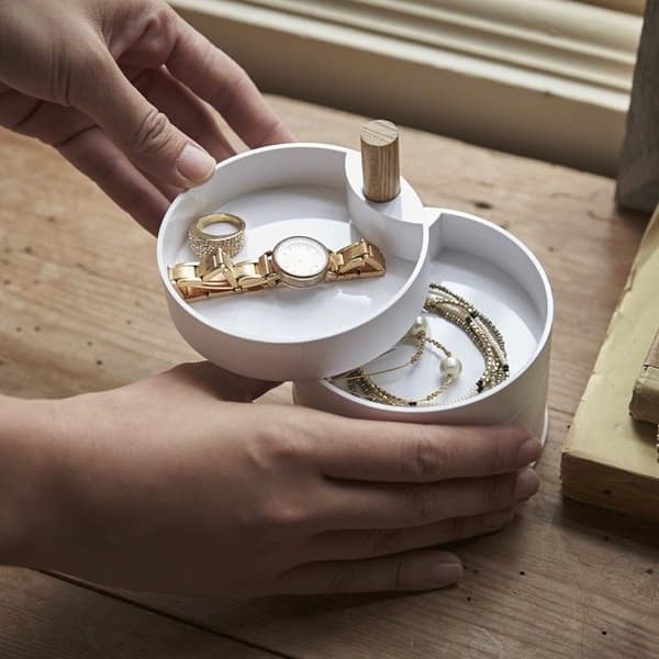 Smyckeslåda med 4 roterande nivåer - L10 cm