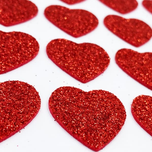 Glitter tarrat HEARTS läpipainopakkaus 32kpl itseliimautuva vaahto taiteellinen