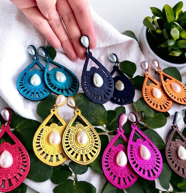 Agélii Fashion - Oval wooden earrings in several colors