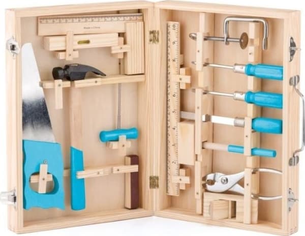 Woody the Little Tinkerer av semi-profesjonelle verktøy i en boks