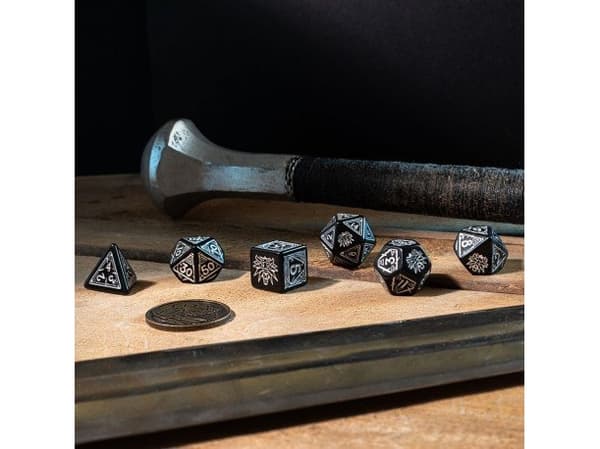 Q-Workshop tärningssats The Witcher: Geralt - Silver Sword