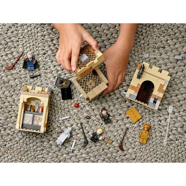 Byggsats Lego 76395 HOGWART: PRIMERA LECCIÓN DE VUELO Svart 264 piezas