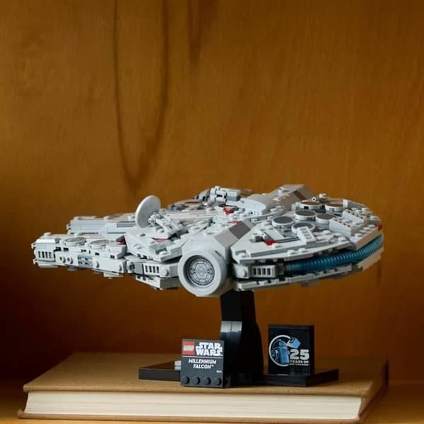 Konstruktionsspil Lego Millenium Falcon Stars Wars Multifarvet