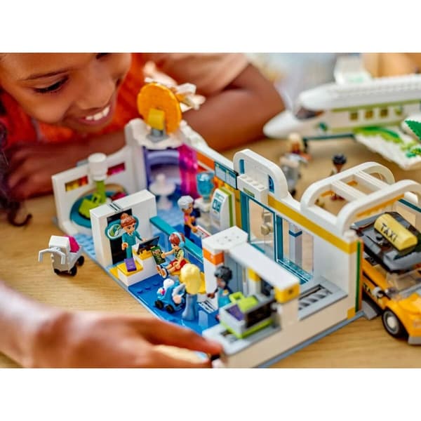 Byggsats Lego FRIENDS 42656 Heartlake City Airport 958 Delar