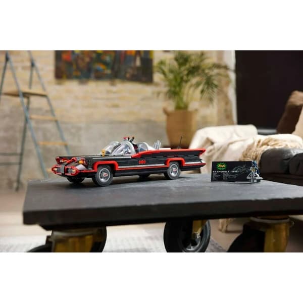 Byggsats Lego BATMAN 76328 The Classic TV Series Batmobile 1822 Delar