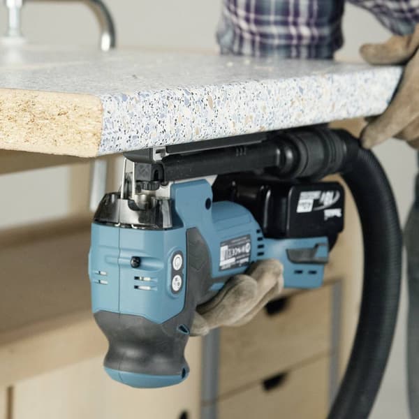 Makita Sticksåg Batteridriven DJV181RTJ inkl. 1x batteri, inkl. laddare, inkl. väska 18 V 5.0 Ah Antal batterier som in