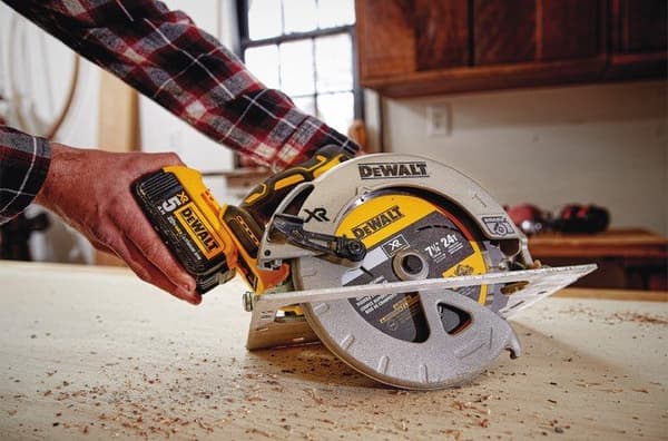 DeWALT DCS570NT 18V batteridrevet rundsav