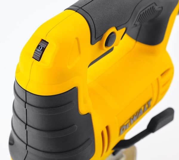 DeWALT DWE349 650W sähköinen pistosaha