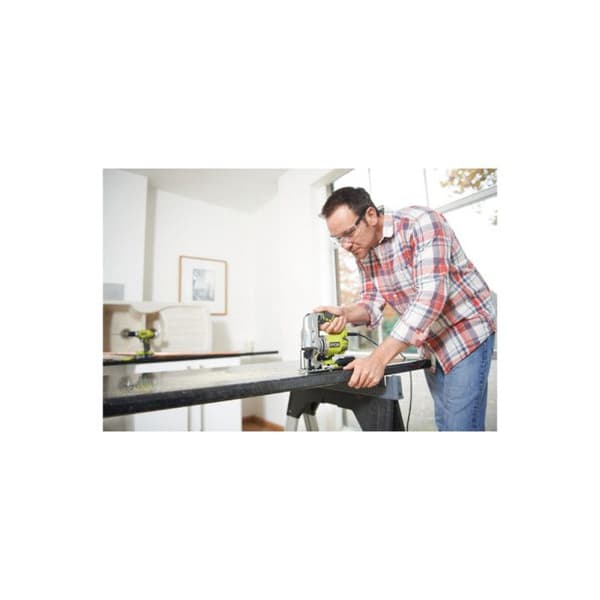 RYOBI - 680 W Sticksåg - 500-3 100 tp/min - 105 mm trä + väska, sugmunstycke, 5 blad och insexnyckel - RJS1050-KA5
