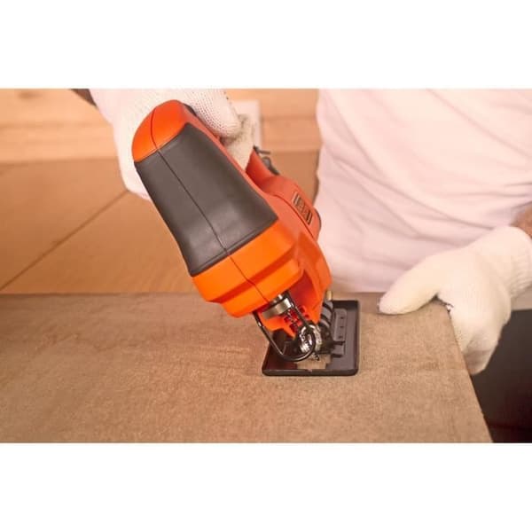 400 W pistosaha - 3000 rpm, 18 mm isku, T-terä, sahauskapasiteetti puu 65 mm / teräs 6 mm / alumiini 10 mm - BLACK+DECKER
