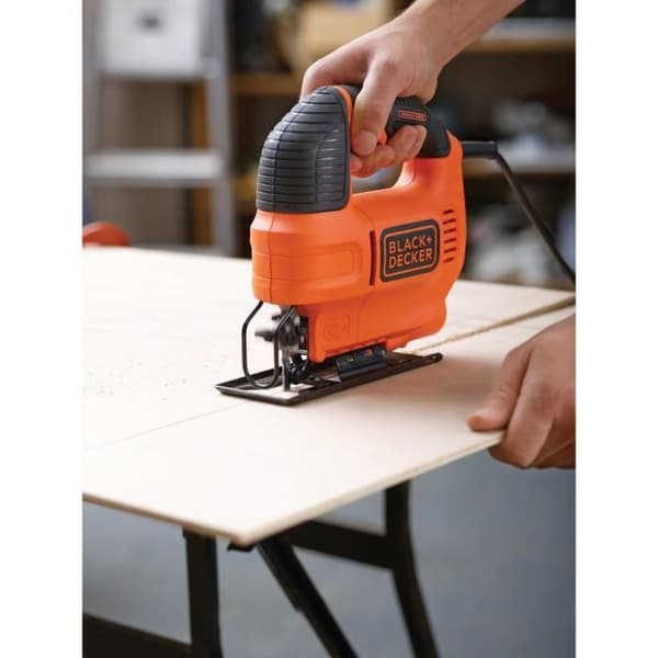BLACK+DECKER 520W ledningsdrevet pendulstiksav KS701E-QS variabel hastighedsaftrækker