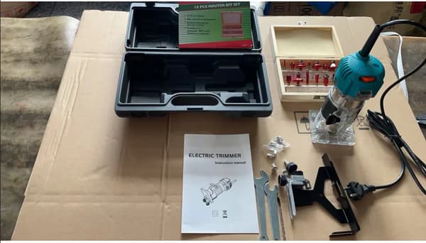 Elektrisk Router, 800W Effekt, 31000 RPM Motorhastighed, 12 Router Bits,EU
