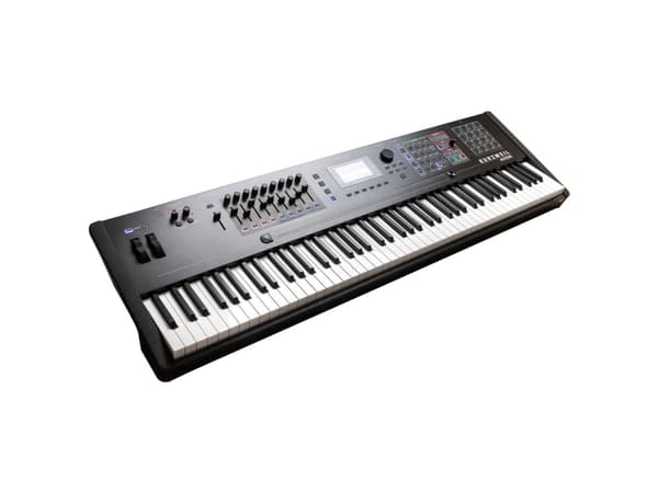 Kurzweil K2700 - synthesizer/arbeidsstasjon