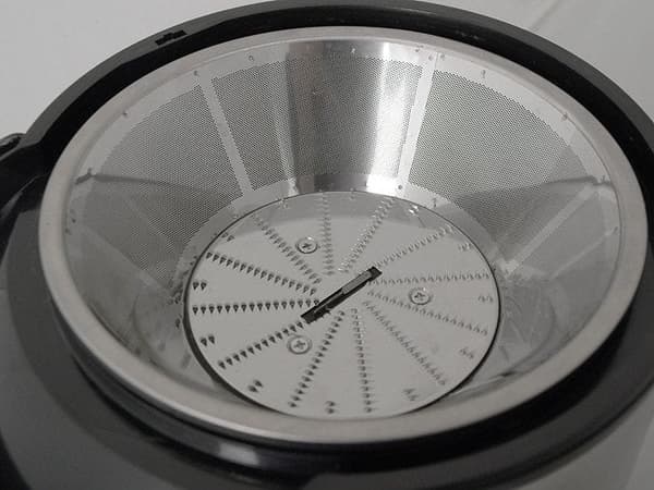 Eldom SK9S Inox Juice Extraktor för hel frukt