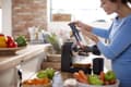 Miniatyrbillede 7 af 9: Philips Viva Collection HR1889/70 juicemaskine Centrifugaljuicer 150 W Sort, Sølv
