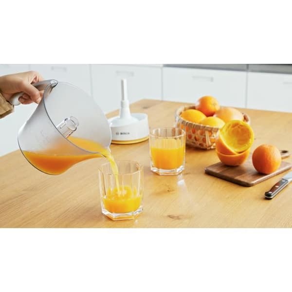 BOSCH citruspress - 25 W - kapacitet 0,8 L - transparent tank - tryckdrift