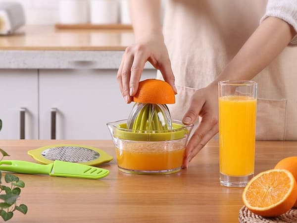 MANUELL JUICEPRESS FÖR CITRONER OCH ANDRA CITRUSFRUKTER 400ml