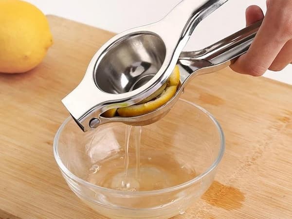 MANUELL JUICEPRESS FÖR CITRONER OCH ANDRA CITRUSFRUKTER