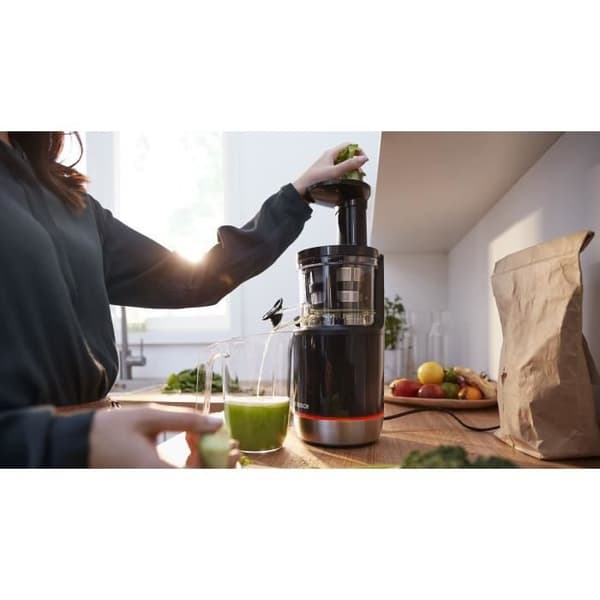 Juicecentrifug - BOSCH - MESM731M VitaExtract - Svart/rostfritt stål - 150 W - 1 hastighet + backväxel - säkerhetssystem på locket