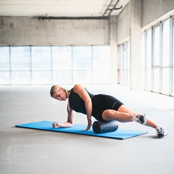 Club fitnessmatta med hål blå HMS Premium MFK03
