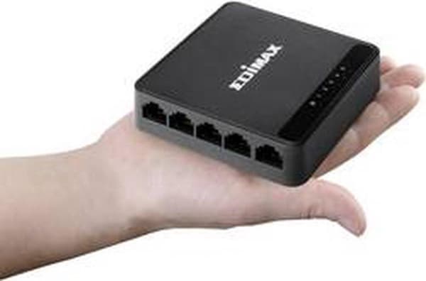 Edimax ES-3305P Fast Ethernet Switch med 5 porte / sort