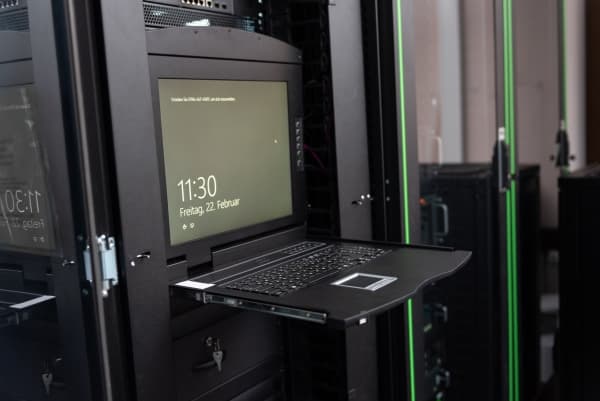 Digitus 19" HD LCD KVM console, 8-port VGA, US keyboard, 48.3 cm (19"), 1920 x 1080 pixels, 1000:1, 120°, 120°, 16:9