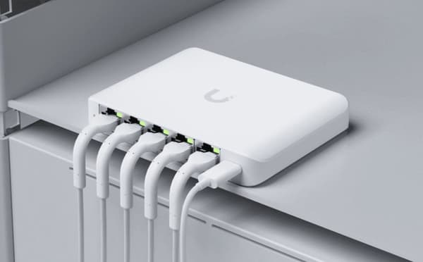 Ubiquiti UniFi Flex Mini 2.5G Hallittu 2.5G Ethernet (100/1000/2500) Power over Ethernet (PoE) Pöytämalli Valkoinen