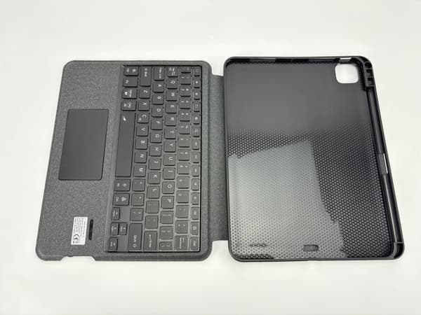 INF Magnetiskt tangentbordfodral för iPad Pro 11 (2024) - Svart