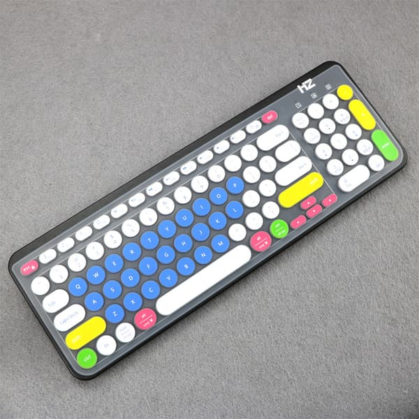 INF Silikonskydd för Logitech K780 Tangentbord Blå