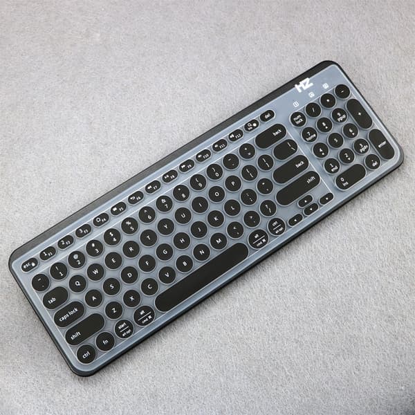 INF Silikontangentbordsskydd för Logitech K780 Svart