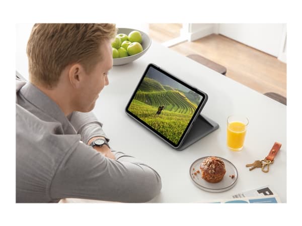 Logitech Folio Touch - Tastatur og folio-kasse - med trackpad - bagbelyst - Apple Smart connector - QWERTY - Pan Nordic - grafit - for Apple 11-inch