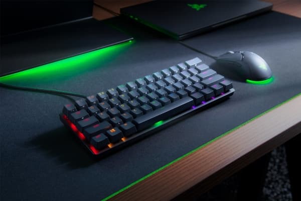 Razer Huntsman Mini - Tastatur - bakgrunnsbelyst - USB-C - Nordisk - tastsvitsj: Razer Clicky Optical - svart - for Komplett Epic Gaming PC a175, a82