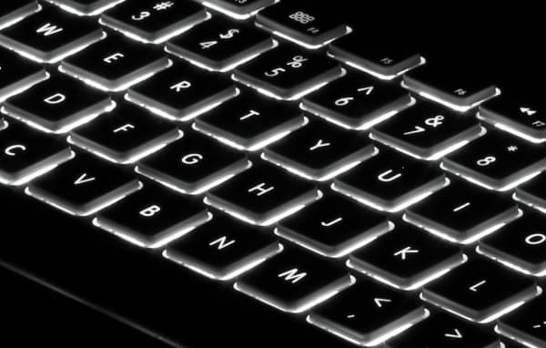 Matias RGB Backlit Wired Aluminum Tenkeyless - Tastatur - bakgrunnsbelyst - USB - USA - svart aluminium