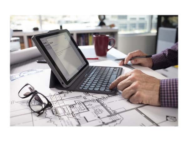 ZAGG Pro Keys - Tangentbord och foliefodral - bakgrundsbelyst - Bluetooth - QWERTY - brittisk - svart/grå tangentbord, svart/grå fodral - för Apple 1