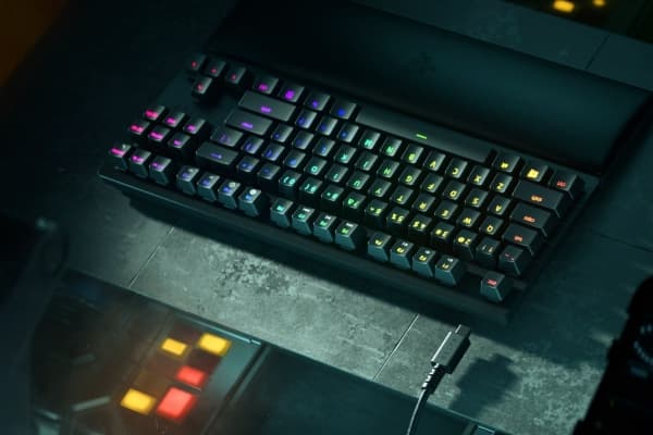 Razer Huntsman V2 Tenkeyless, Tenkeyless (80–87 %), USB, QWERTY, RGB LED, Musta