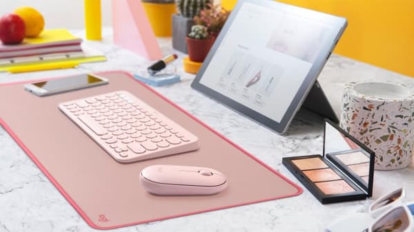 Logitech Desk Mat Studio Series - musmatta - mörkrosa