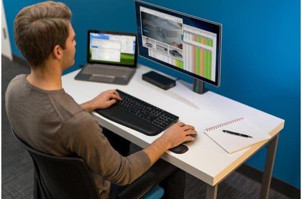 Kensington ErgoSoft™ rannetuki tavallisiin näppäimistöihin