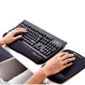 Miniatyrbild 2 av 5: Fellowes musmatta med handledsstöd PlushTouch, svart