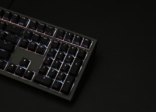 Ducky Shine 7 PBT Gaming Tastatur, MX-Black, RGB LED – blackout (US)