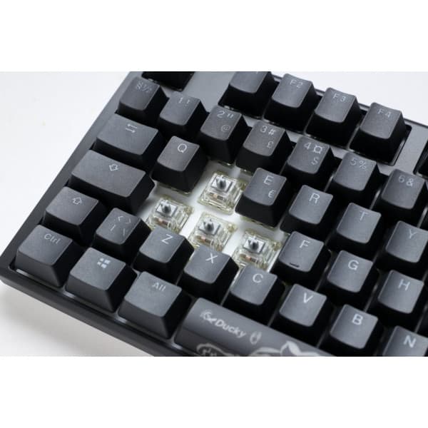Ducky One 3 -mekaniskt tangentbord med Cherry MX Brown-switchar, svart