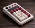 Miniatyrbillede 6 af 7: Retro 18 Mechanical Numpad - Trådløs Numpad - Fami Edition