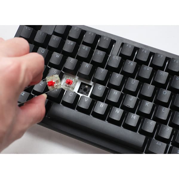 Ducky Zero 6108 -mekaaninen näppäimistö Cherry MX2A Brown -kytkimillä, musta