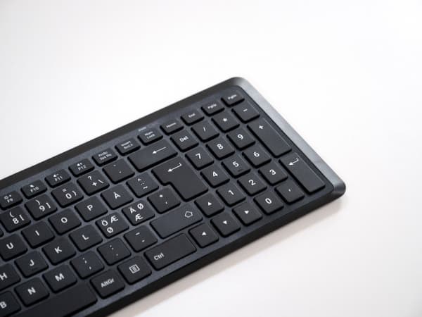 Mousetrapper Type Midi - Näppäimistö - kompakti - langaton - Bluetooth, USB-C - QWERTY - Pohjoismainen