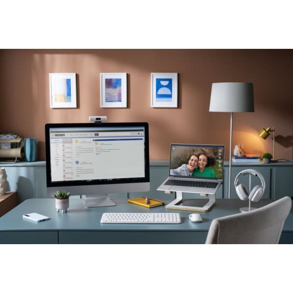 Logitech MK950 Signature Slim -näppäimistö ja hiiri, valkoinen