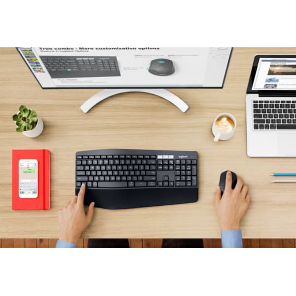 Logitech MK850 Performance -näppäimistö ja hiiri