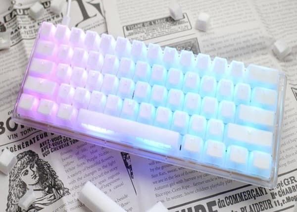 Ducky One 3 Aura White Mini Gaming Keyboard, RGB LED Le Ducky One 3 Aura White Mini Gaming Keyboard är ett kompakt gamingtangentbord som Vit