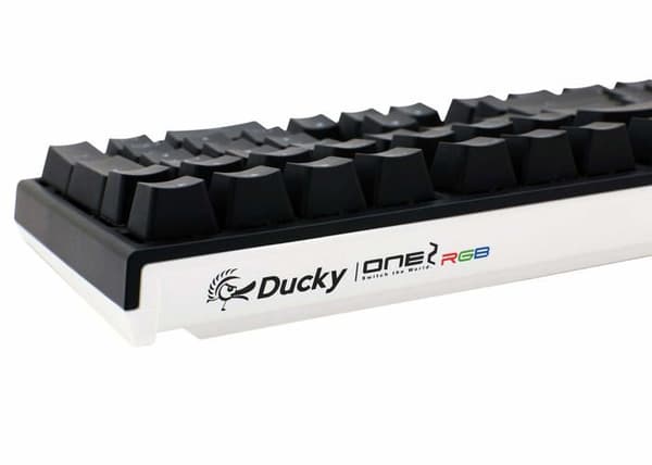Ducky One 2 Backlit PBT Gamingtangentbord, MX-Blue, RGB LED Ducky One 2 Backlit PBT Gamingtangentbord, MX-Blue, RGB LED är ett tangentbord.