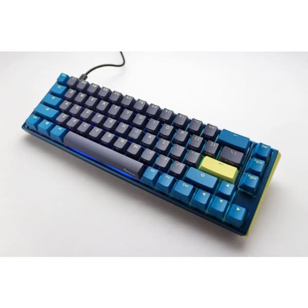 Ducky One 3 Daybreak SF-spelklaviaturen, utrustad med ett bländande RGB-bakgrundsbelysning, är en måste-ha-produkt för entusiaster.