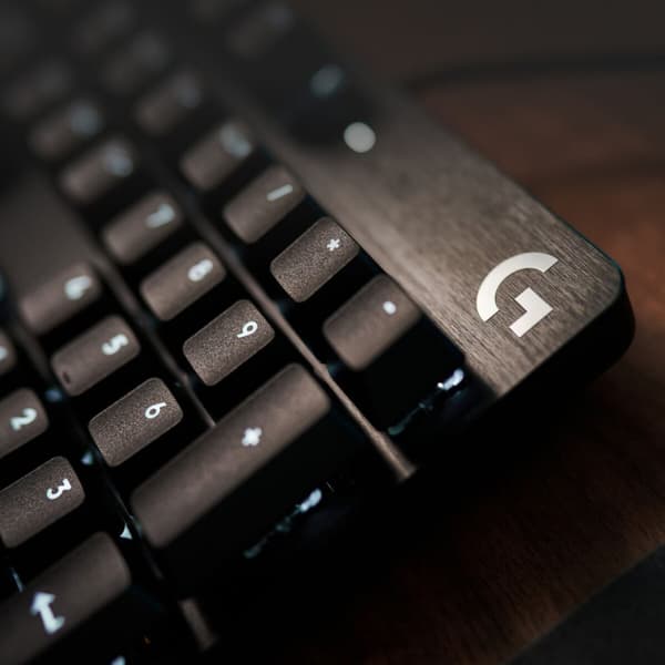 Näppäimistö Logitech 920-010825 Musta Espanjalainen Qwerty QWERTZ