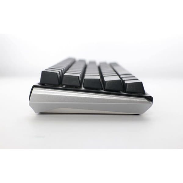 Välkommen till den förtrollande världen av Ducky One 3 Classic Black/White SF Gaming Keyboard, RGB LED. Detta tangentbord förkroppsligar